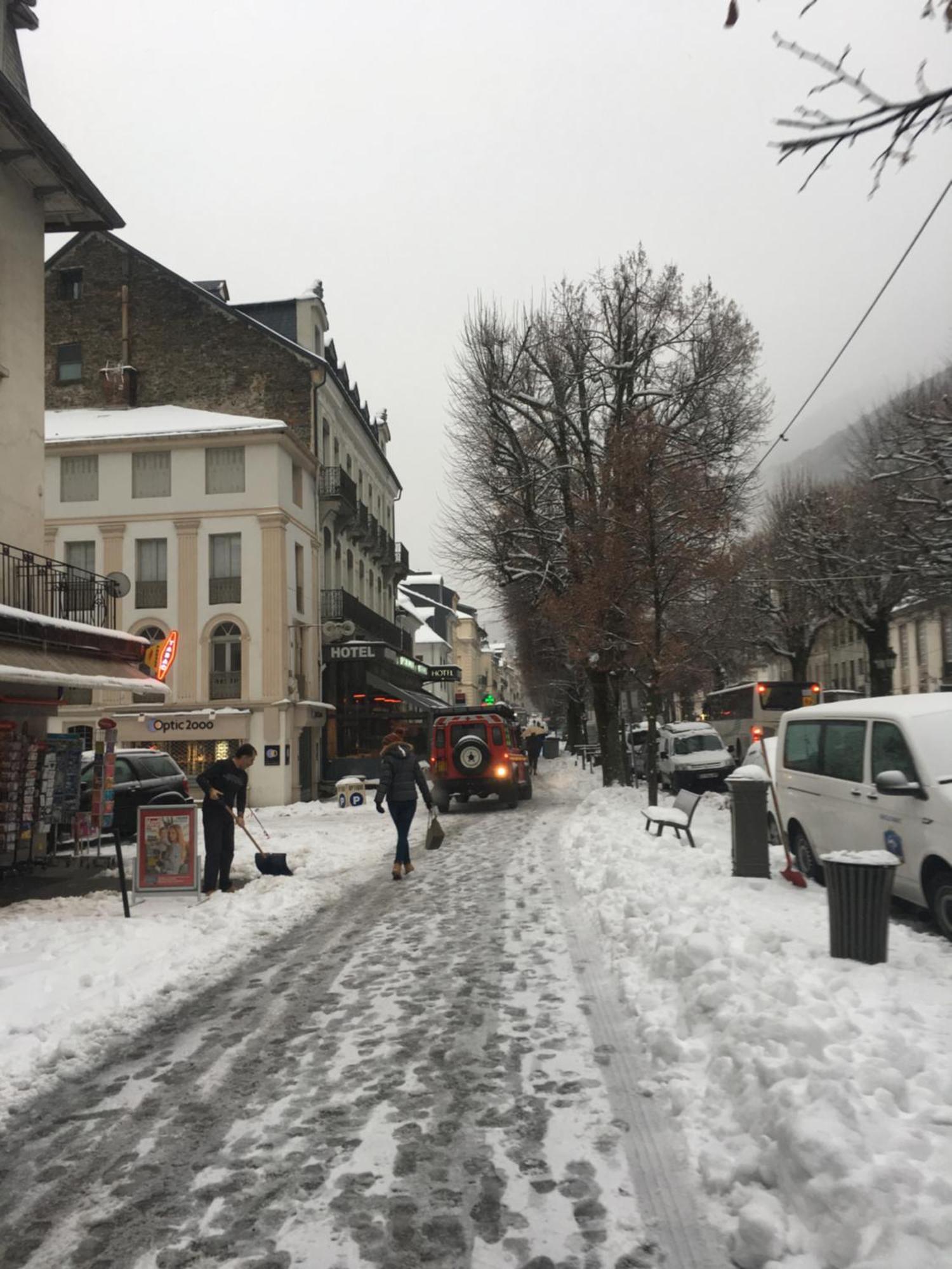 Le 41 Avenue Foch Hotel Bagnères-de-Luchon Exterior foto